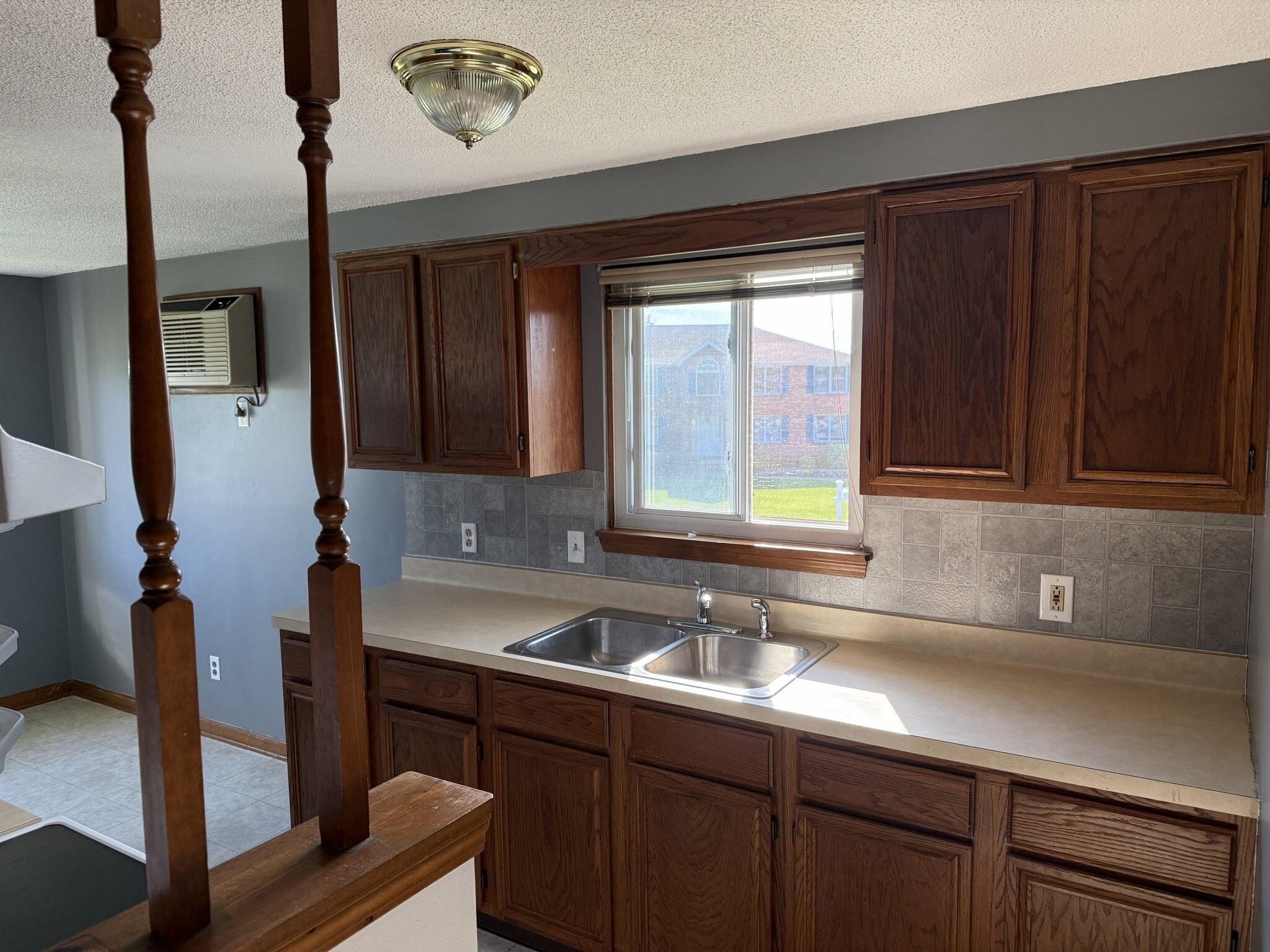 Building Photo - 2721 Alder Creek Dr S