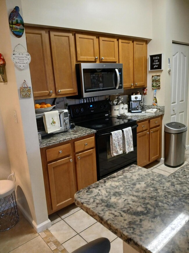 Building Photo - 9833 Baywinds Blvd