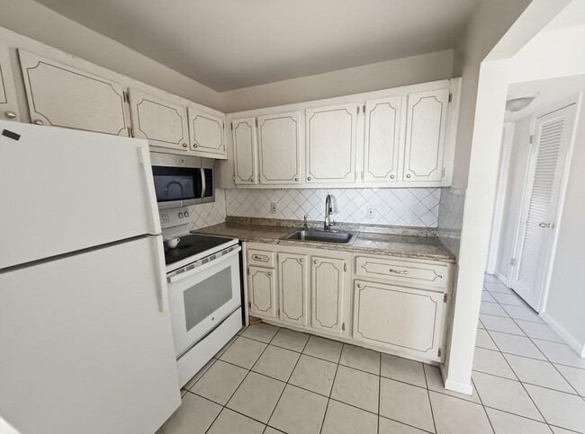 Building Photo - 85 Northampton E