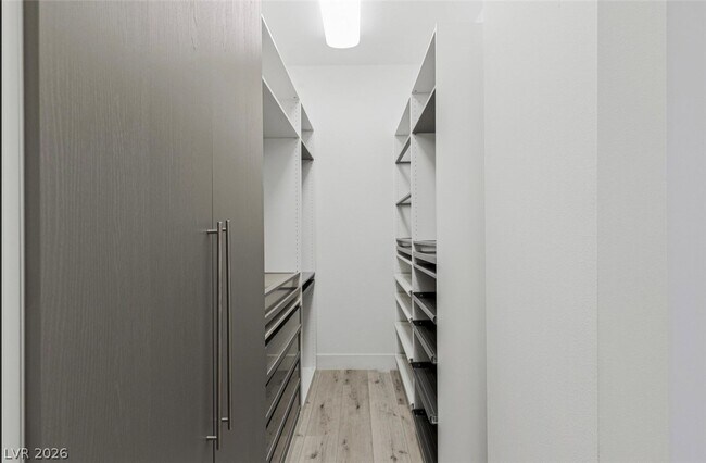 Building Photo - 47 Pristine Glen St