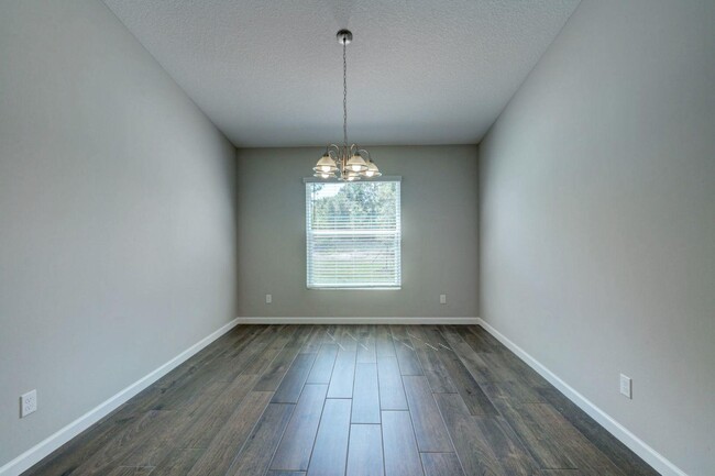Building Photo - 3110 SW Martin St