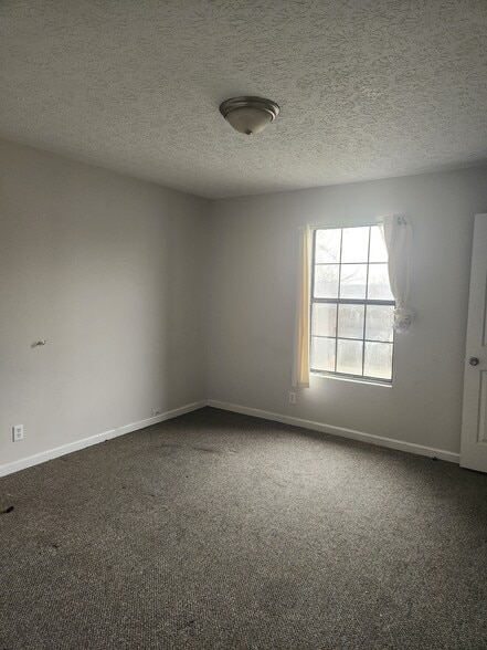 Building Photo - 3109 Wildwood Dr