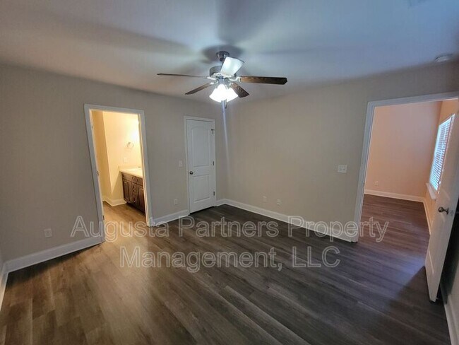 Building Photo - 640 Vista Dr