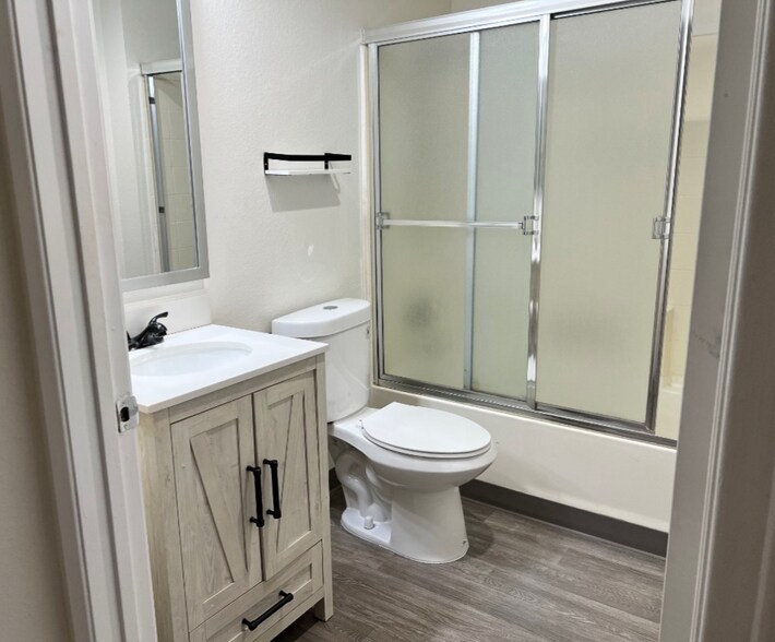 Building Photo - 19350 Sherman Way