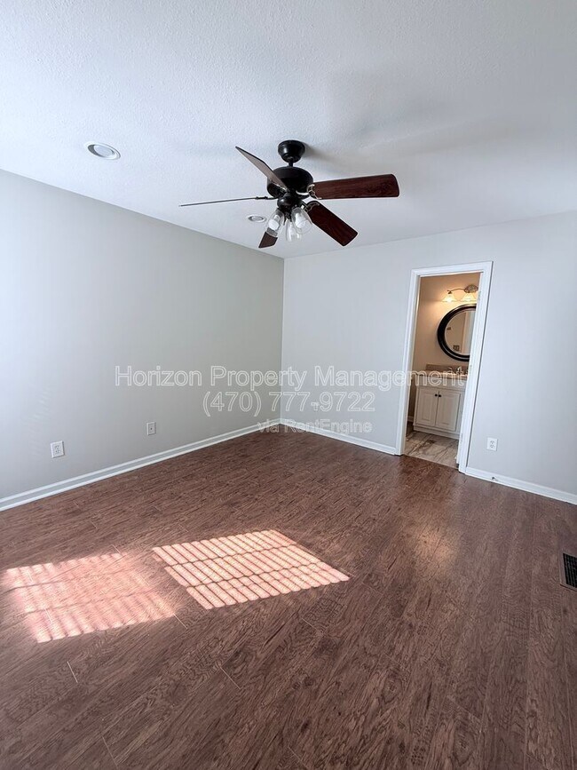 Building Photo - 9295 Horseshoe Bend