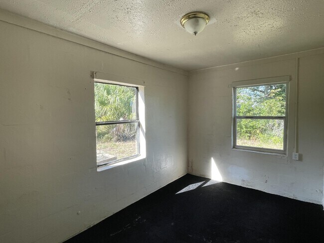 Building Photo - 131 B St
