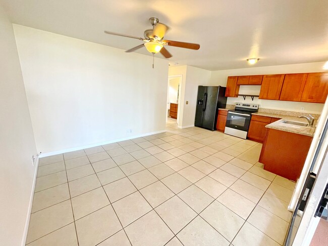 Building Photo - Spacious 1-Bedroom Ground Floor Unit in So...