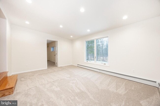 Building Photo - 5816 Upper Ridge Rd