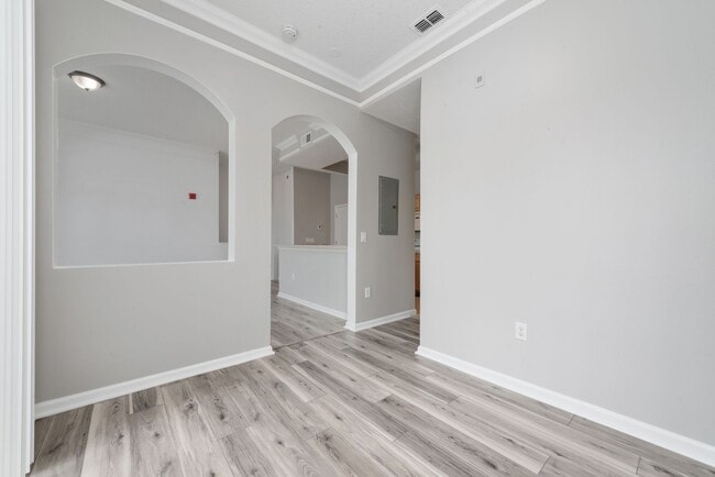 Building Photo - Beautiful 1 Bed 1 Bath with 1 car garage c...