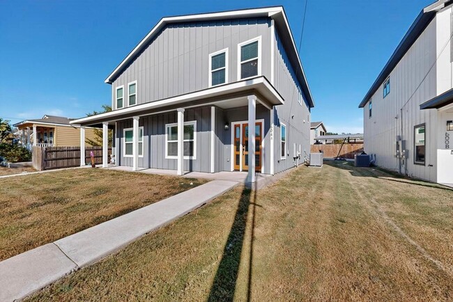 Building Photo - 604 Kimbro St