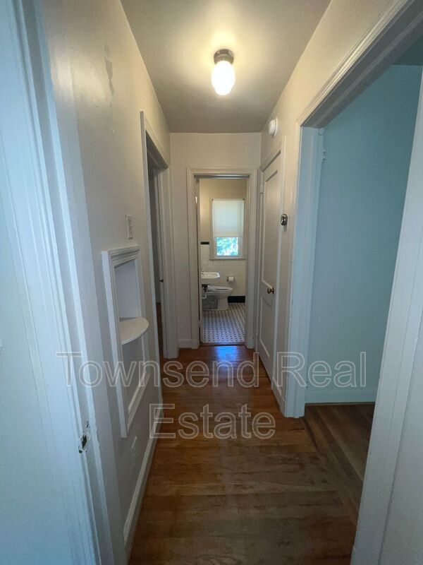 Building Photo - 507 Martine Rd