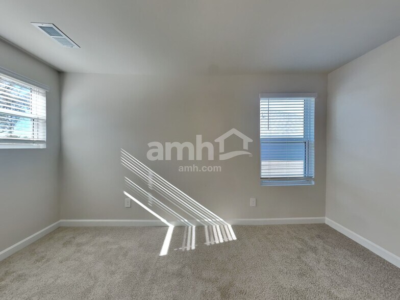 Building Photo - 521 Crowder Pl