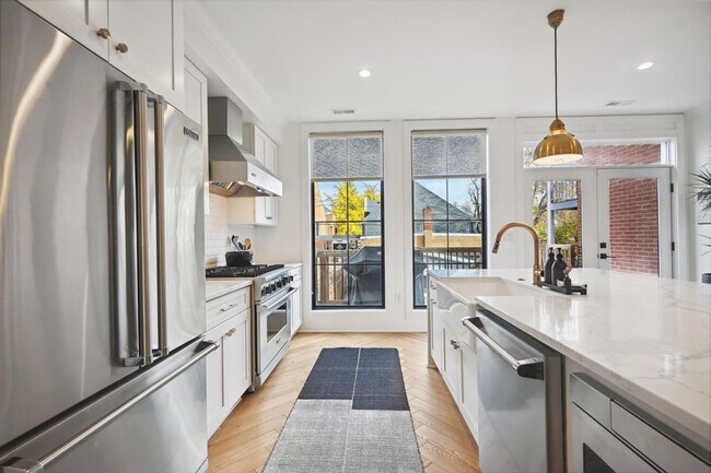 Building Photo - FURNISHED style in NoMA with Garage Parking