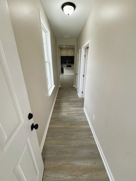 Building Photo - 547 Berclair Rd