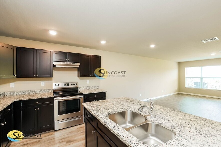 Building Photo - 12717 Buffing Rd