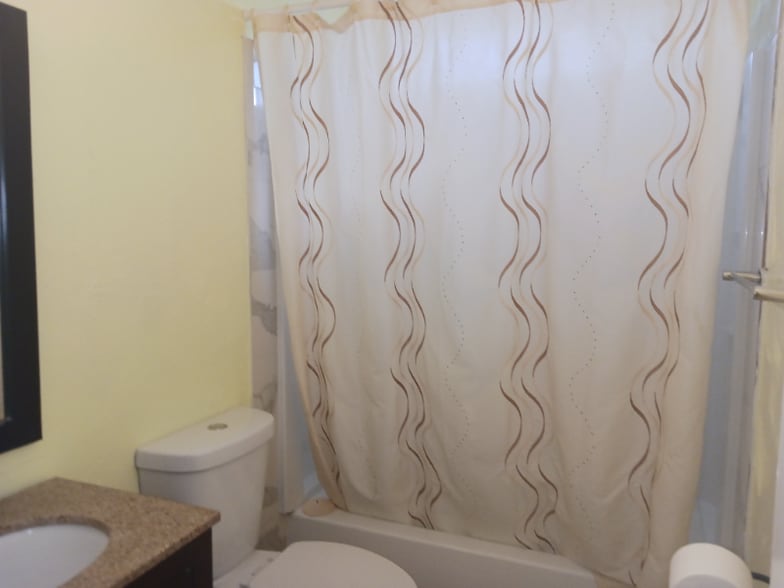 Building Photo - 17621 N 42nd St