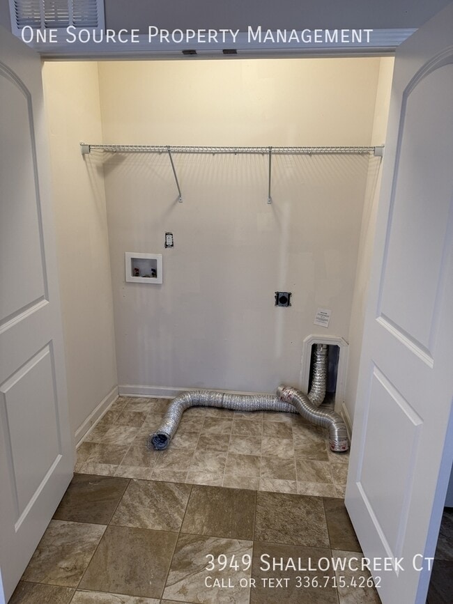 Building Photo - 3949 Shallowcreek Ct