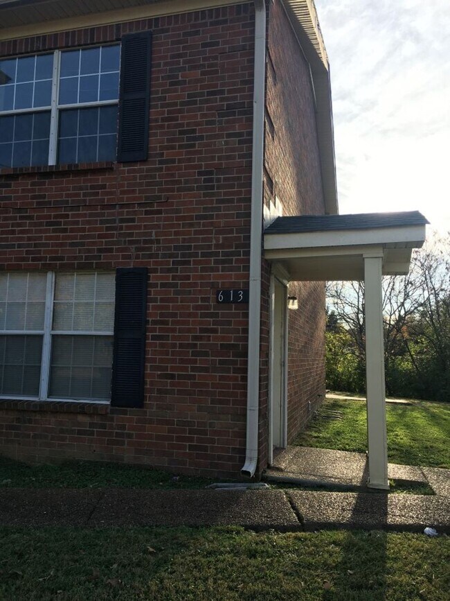 Building Photo - Affordable townhome with Free Rent