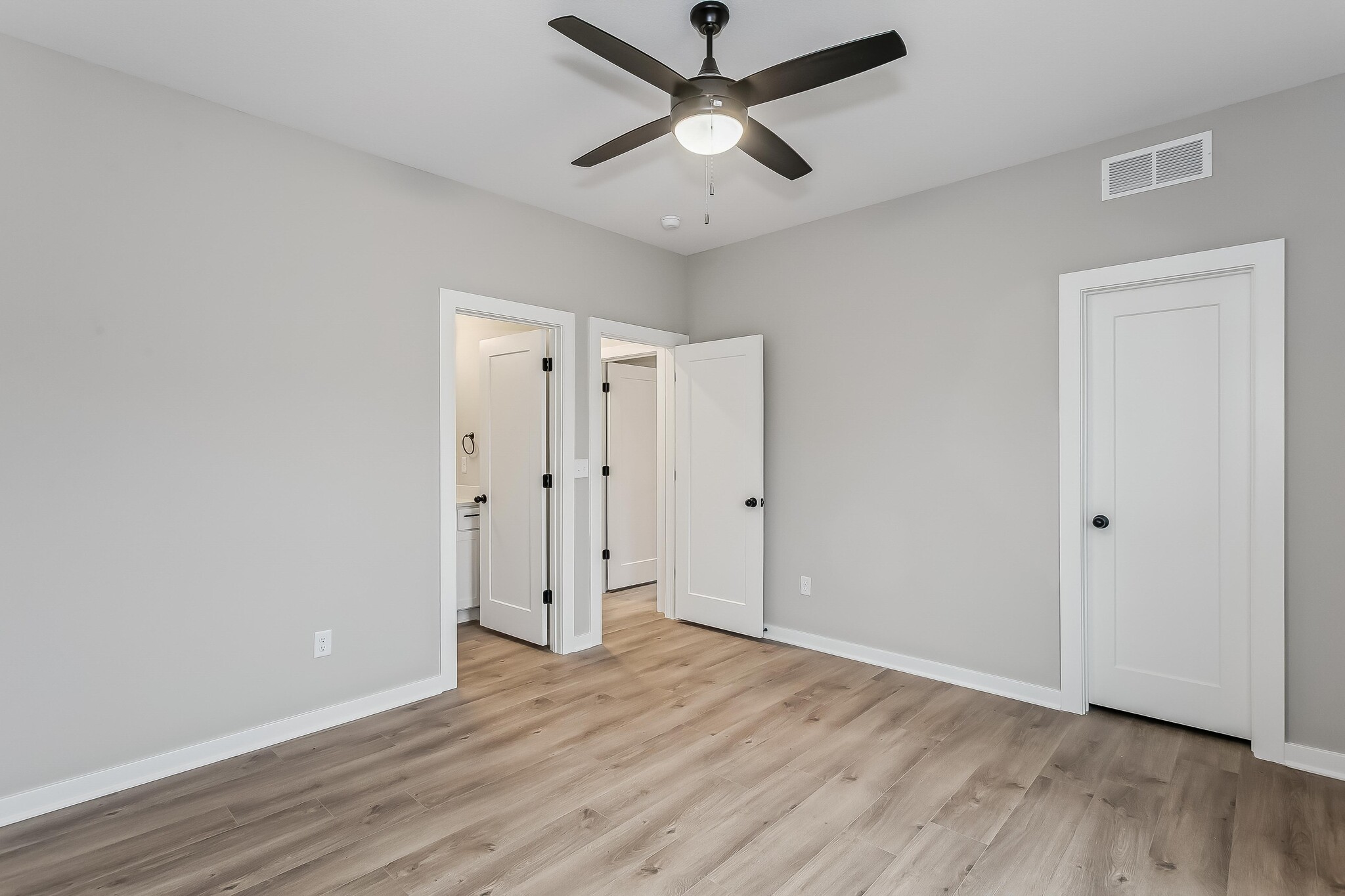 Building Photo - 919 S Logan St