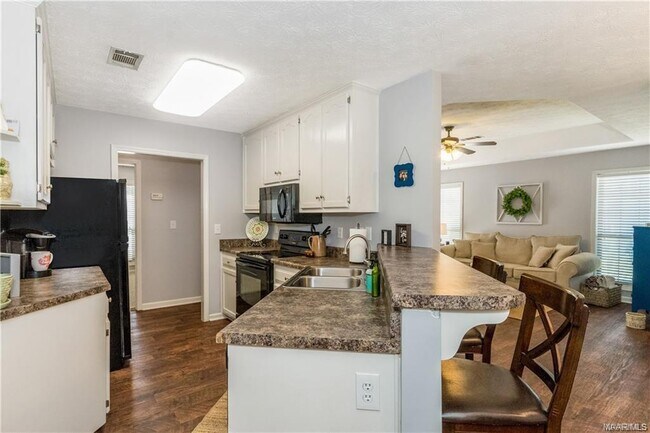 Building Photo - 7091 Buckram Oak Dr