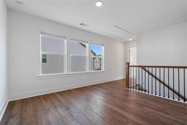 Building Photo - 61 Auburn Wds Dr