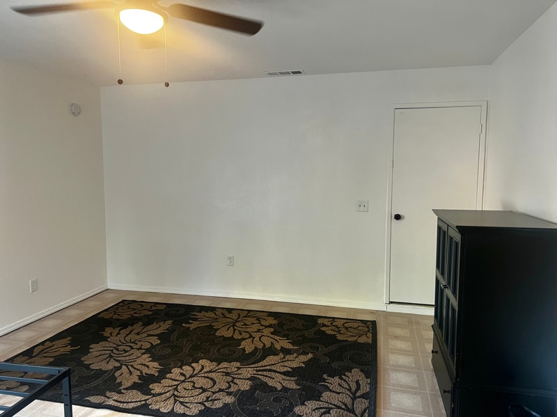 Building Photo - 3 S County Center Dr