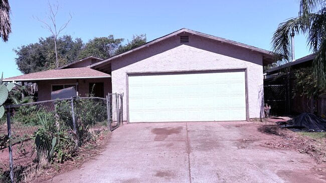 Building Photo - 2080 D St
