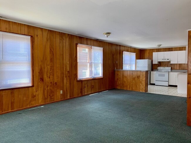 Building Photo - 608 Willard Pl