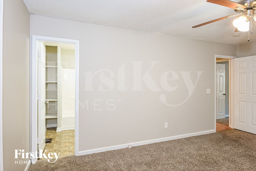 Building Photo - 660 Cranberry Trail