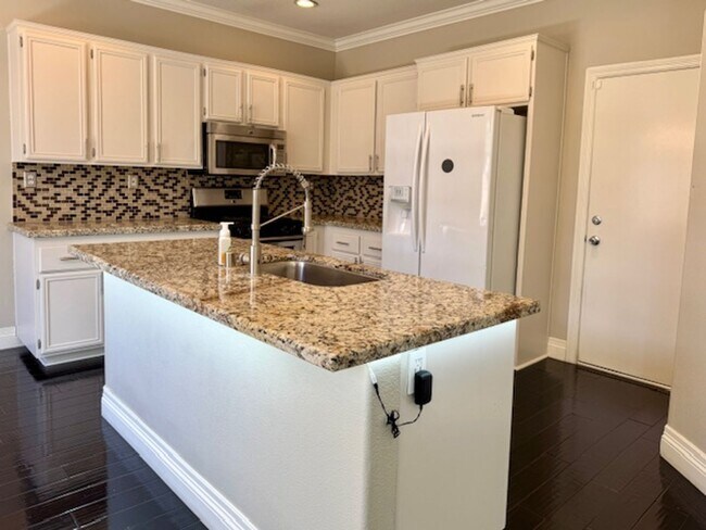 Building Photo - Remodeled 3 bedroom in Simi Valley