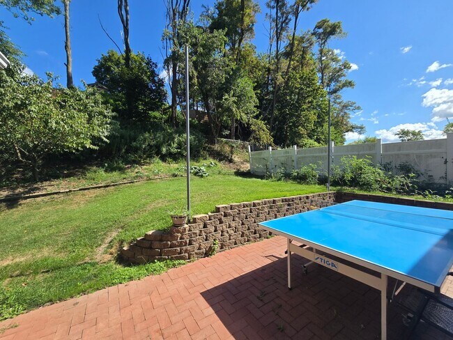 Building Photo - Beautiful 3 Bedroom Home - Garden City