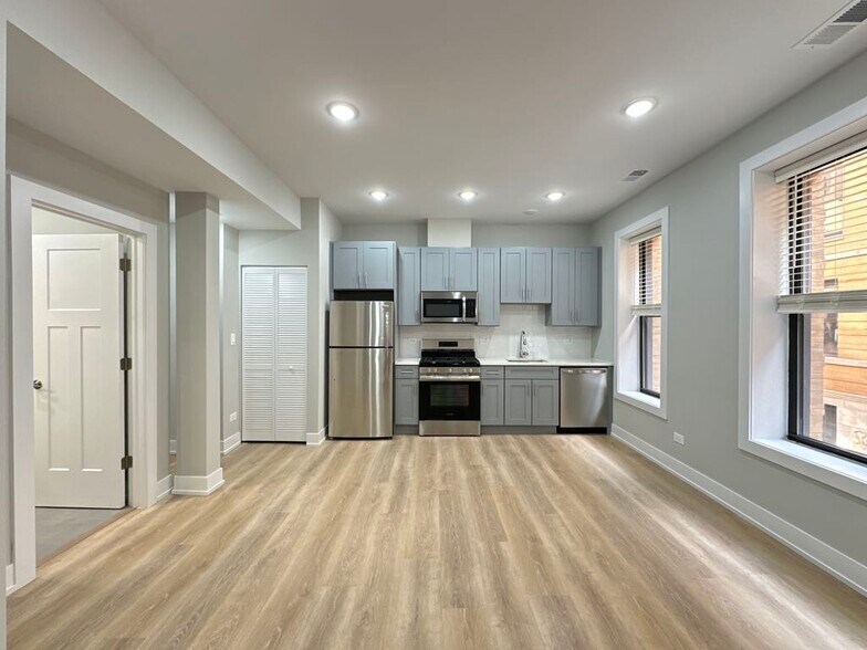 Building Photo - 433 W Belden Ave