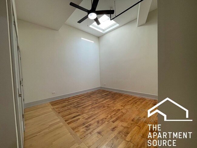 Building Photo - 1432 W 21st St