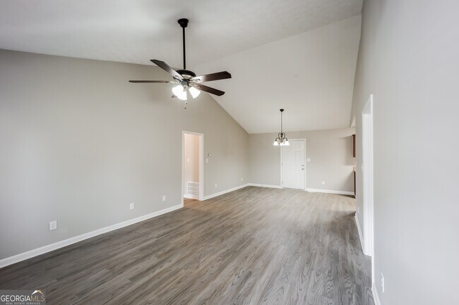 Building Photo - 334 Barr Cir