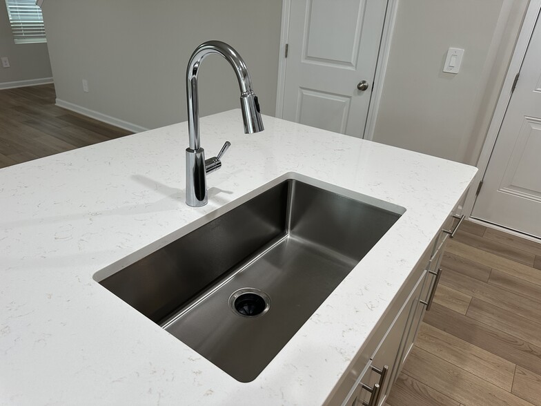 Building Photo - 908 Grand Mesa Dr