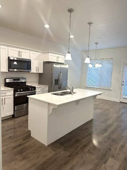 Building Photo - 16378 S Truss Dr