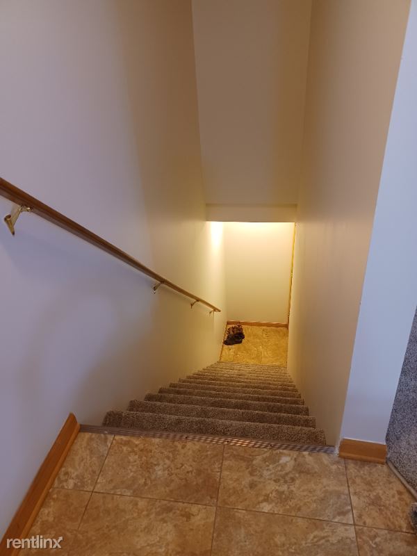 Building Photo - 2 br, 1 bath Condo - 2222 Frazho Rd