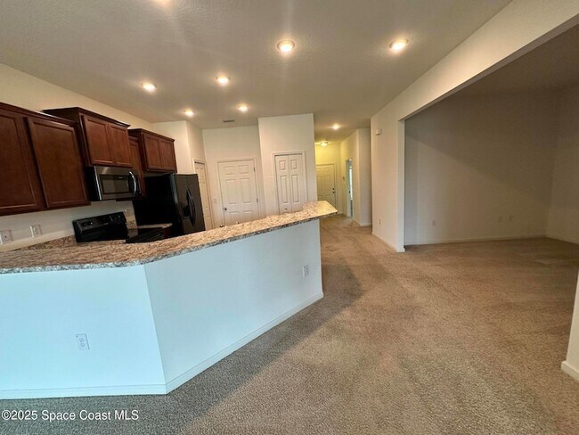 Building Photo - 620 Remington Green Dr SE