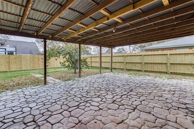 Building Photo - 2626 Hillshire Dr