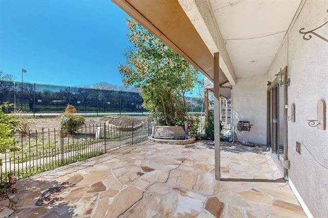 Building Photo - 3103 Lakeside Dr