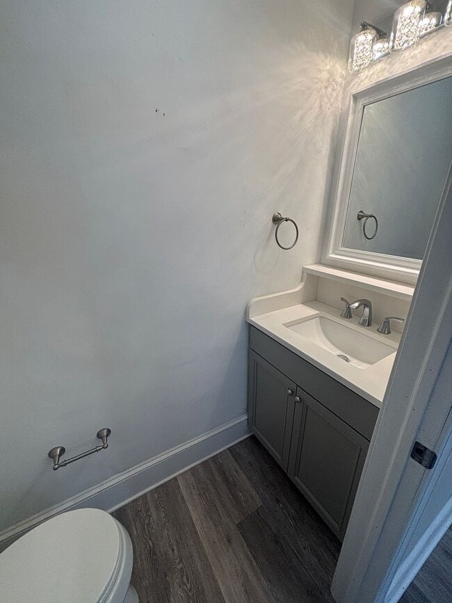 Building Photo - Single Family Home Available for Rent in t...