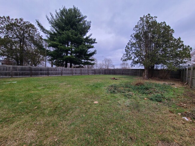 Building Photo - Three Bed One Bath House in Benton Harbor