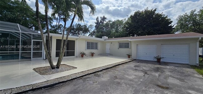 Building Photo - 6500 SW 82nd Ave