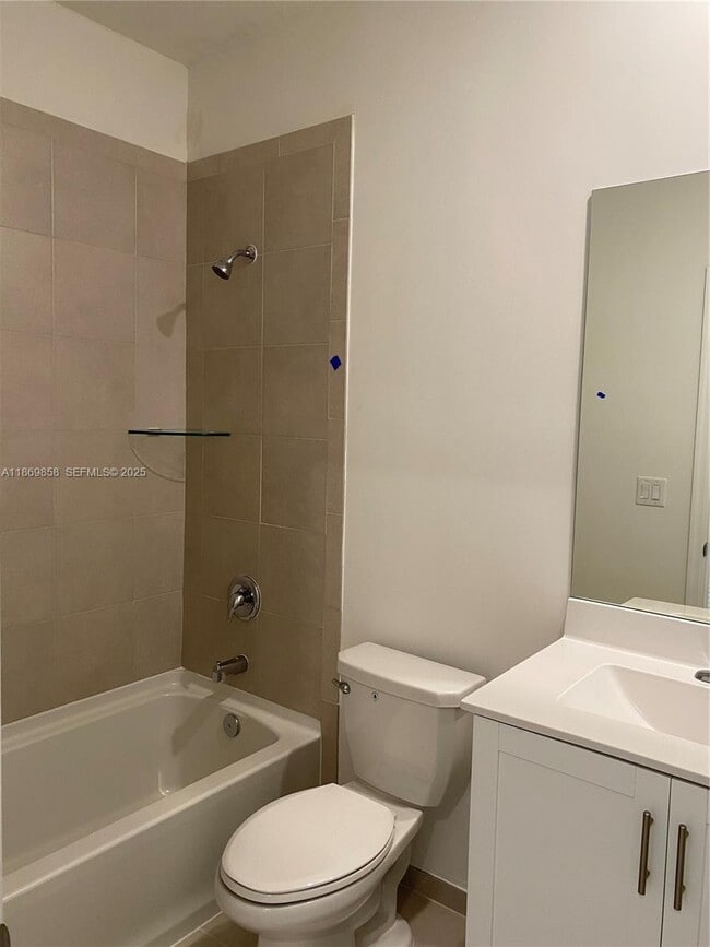 Building Photo - 350 NE 208th Terrace