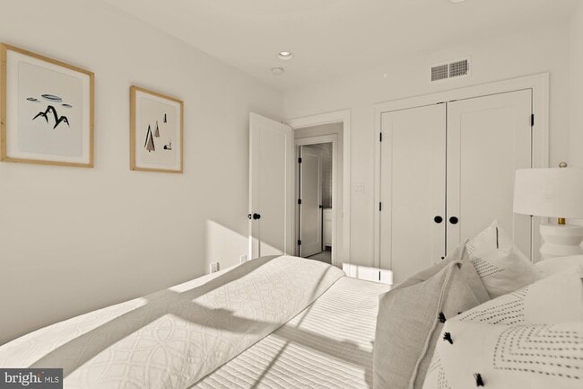 Building Photo - 4830 8th St NW