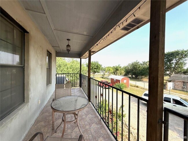 Building Photo - 11 N Moorefield Rd