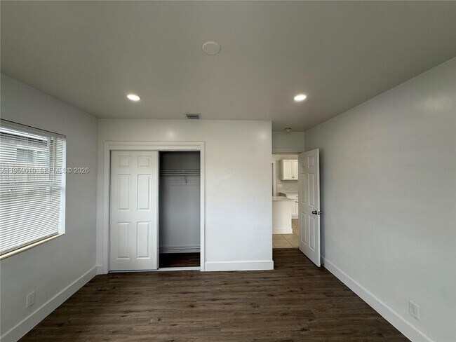 Building Photo - 1149 W 26th St