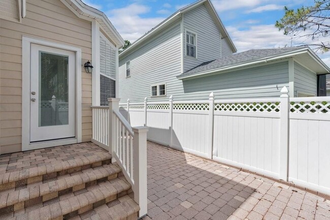 Building Photo - 1131 Indigo Dr