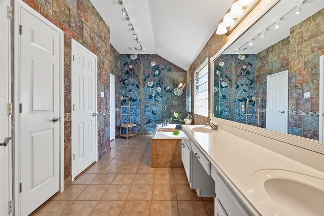 Building Photo - 10827 Oak Bayou Ln