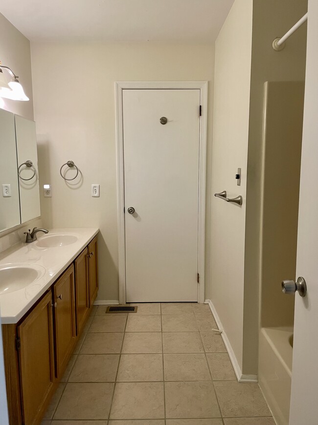 Building Photo - 62 Winstead Dr